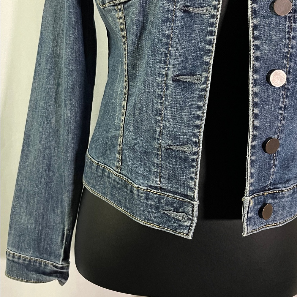 Kut from the Kloth Medium Wash Classic Button Front Cropped Denim Jacket - Picture 8 of 16